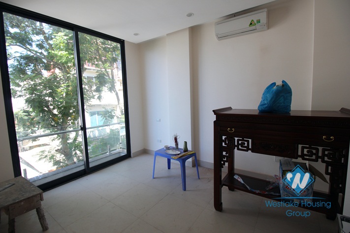 Beautiful office for rent in Tay Ho area